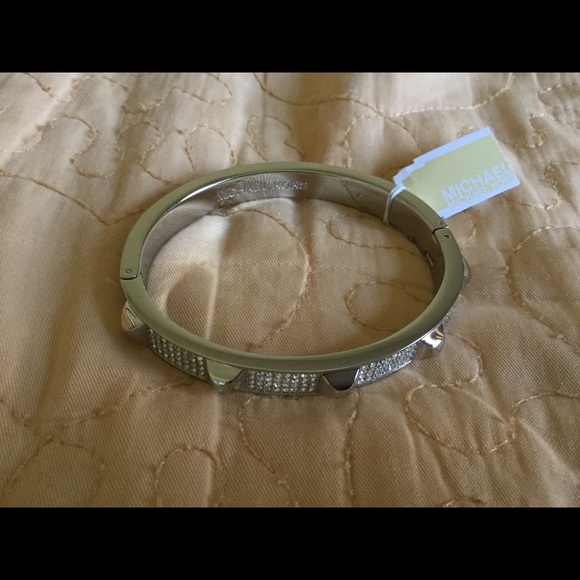 NWT Michael Kors Silver-tone Bangle - Picture 5 of 8